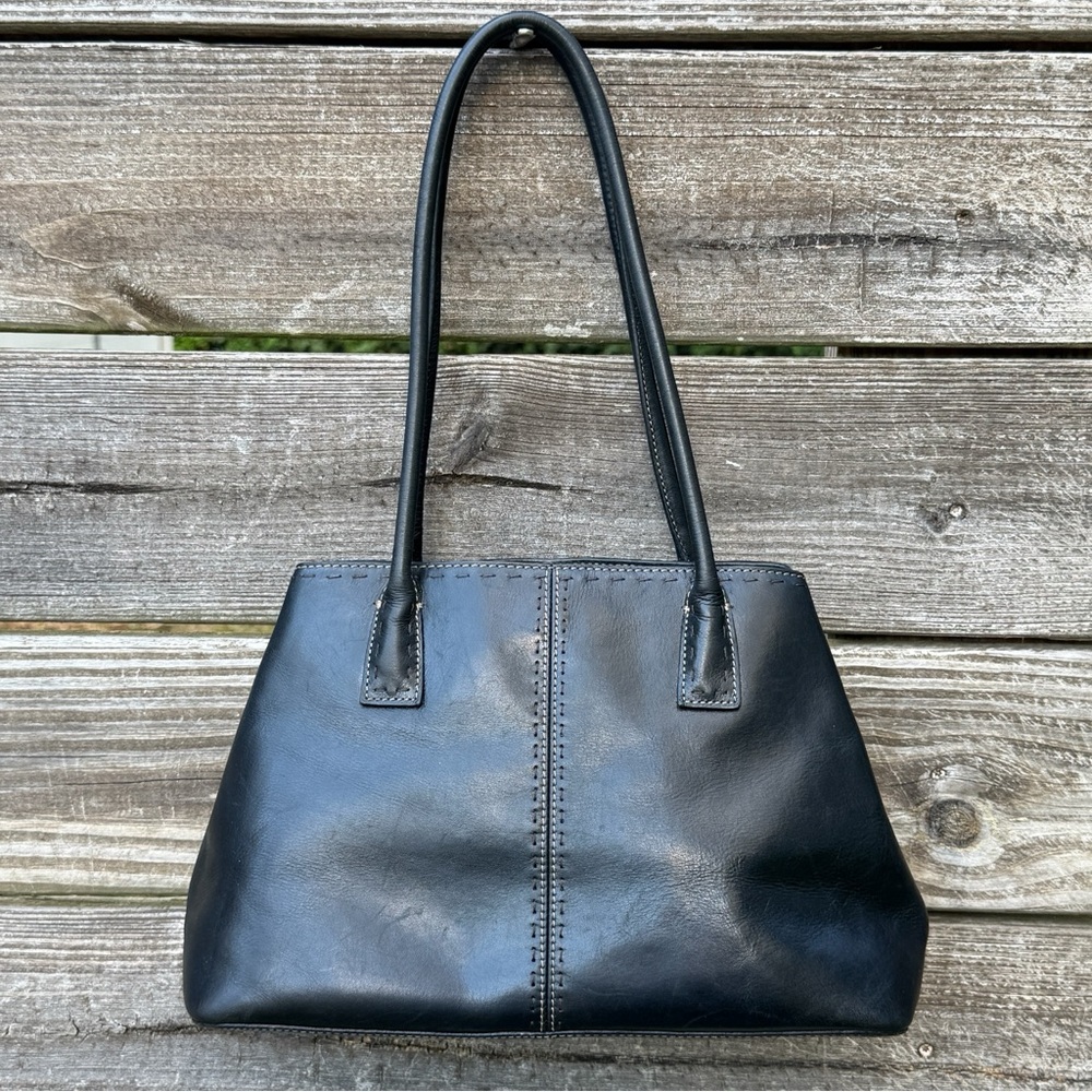Fossil Black Leather Shoulder Bag with Key Charm - Picture 3 of 11